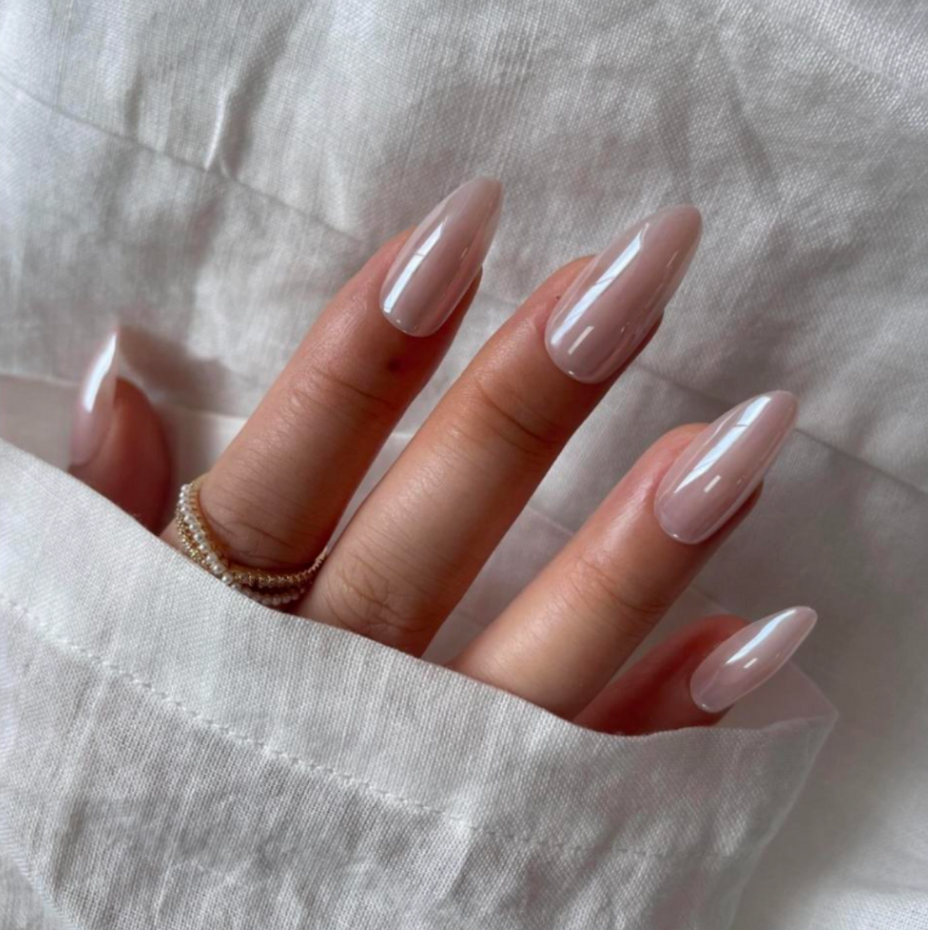 Hailey (Medium Almond)